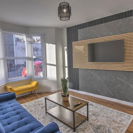 Stunning Brand New Home In St George Бристол Екстериор снимка
